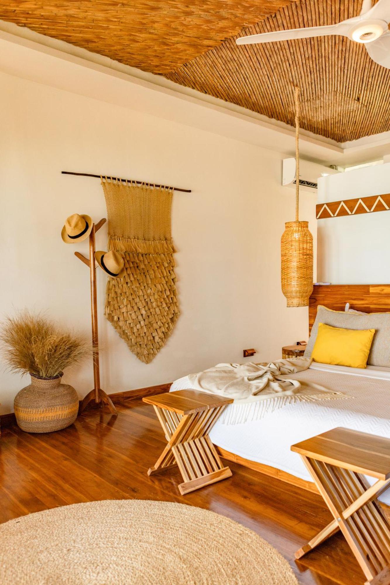 Yemaya Reefs, A Small Luxury Hotel Литтл-Корн-Айленд Экстерьер фото