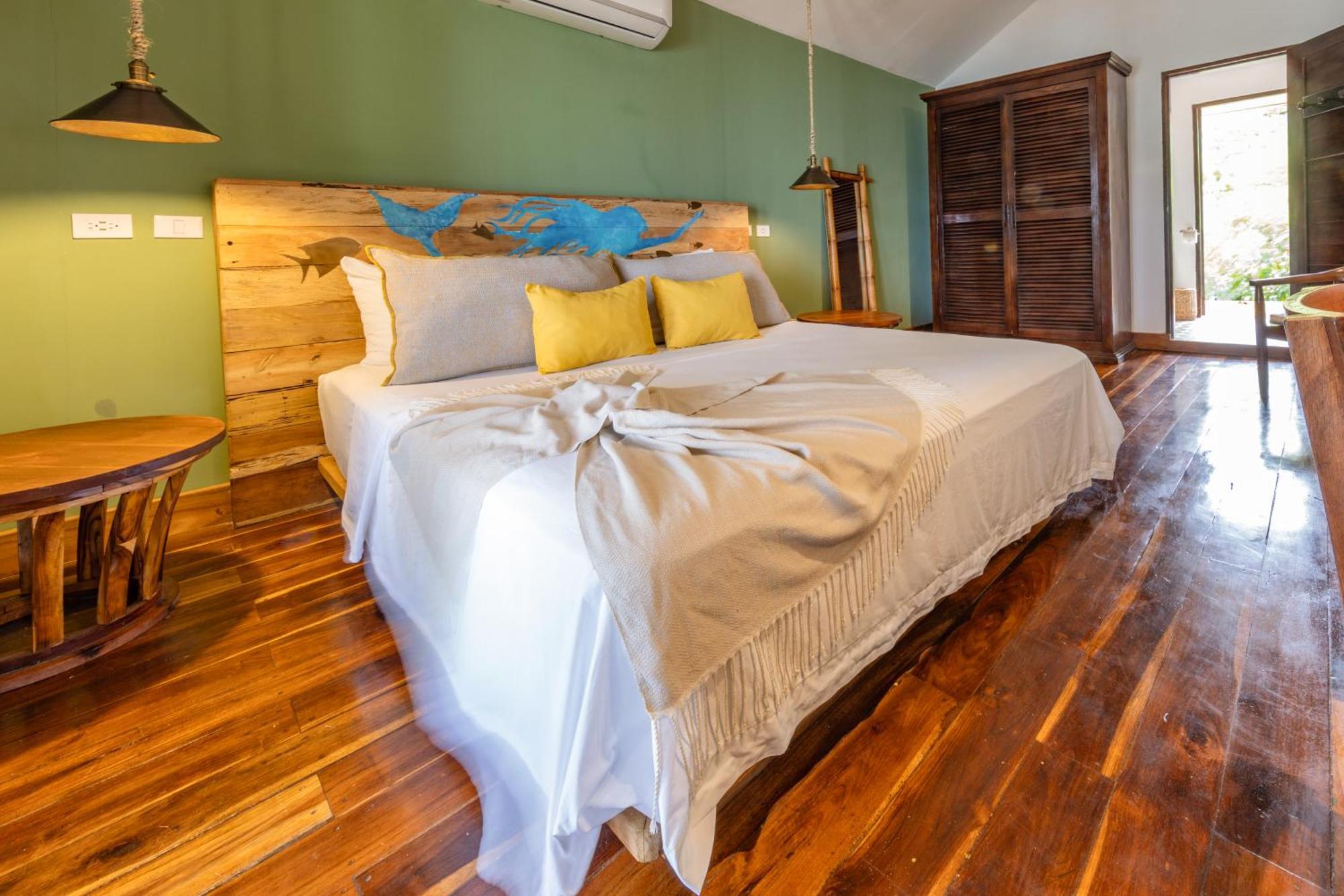 Yemaya Reefs, A Small Luxury Hotel Литтл-Корн-Айленд Экстерьер фото