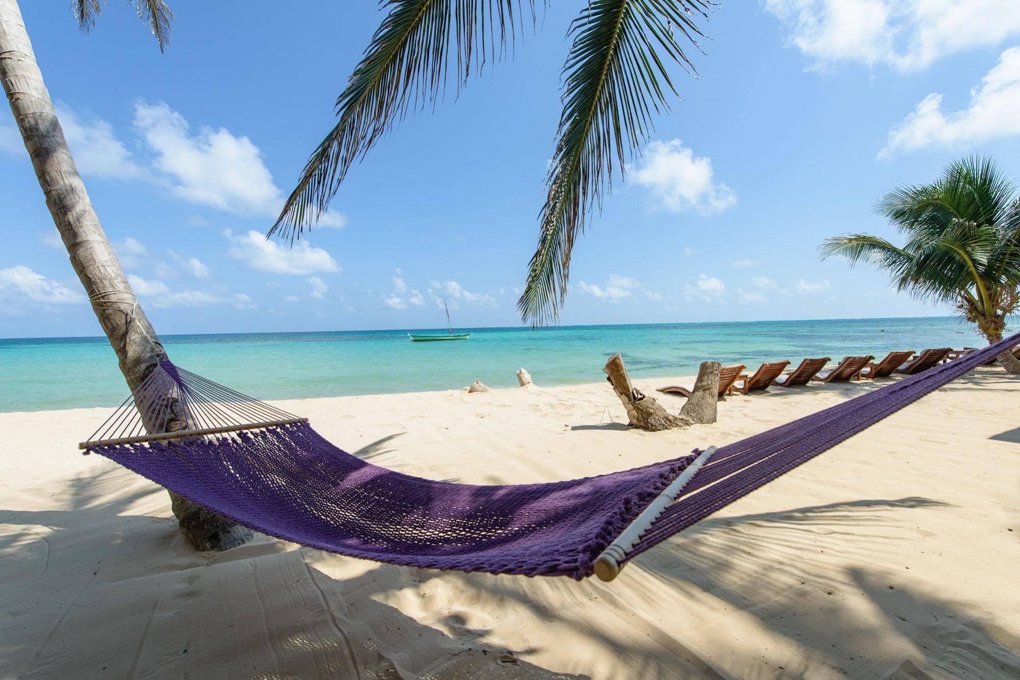 Yemaya Reefs, A Small Luxury Hotel Литтл-Корн-Айленд Экстерьер фото